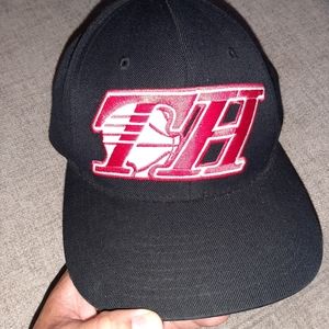 TH HAT..80%ACRYLIC 20% WOOL .BLACK GREEN & RED.